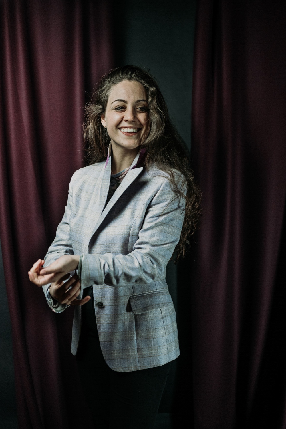 Ritratto di Simona Ceccobelli con blazer Banderari