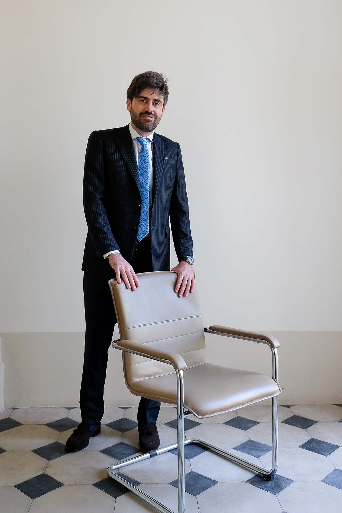 Andrea Iosa in completo blu su misura Banderari