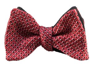 Papillon uomo rosso in esclusiva seta giapponese shibori. Papillon da annodare dal tipico effetto in rilievo. Farfallino uomo ricavato da un kimono