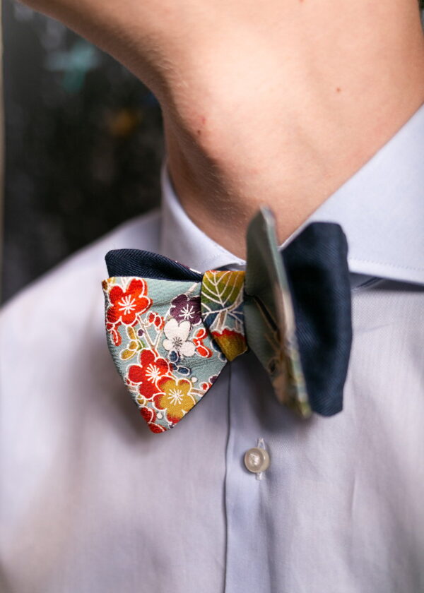 Tailoring bow tie for men - Japanese silk made from a blue floral vintage kimono - Bow tie 100% Made in Italy