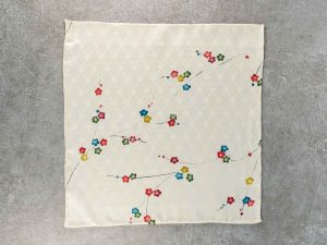 Tokachi, pocket square made of Japanese silk with floral pattern
