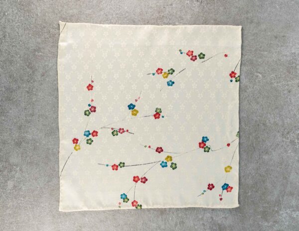 Tokachi, pocket square made of Japanese silk with floral pattern