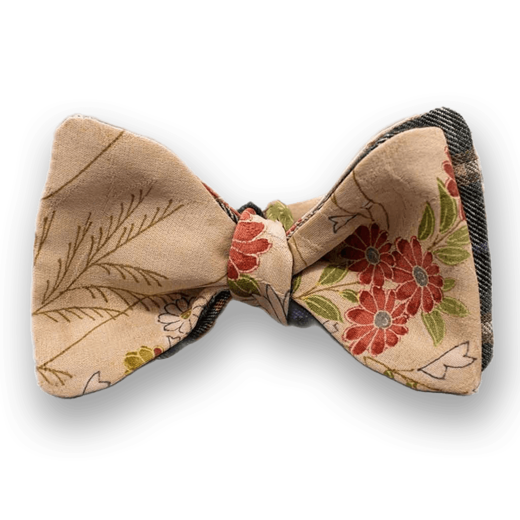 Papillon uomo floreale beige da annodare ricavato da un kimono vintage. Farfallino uomo fiori rosso e verde da sposo boho naturalistico