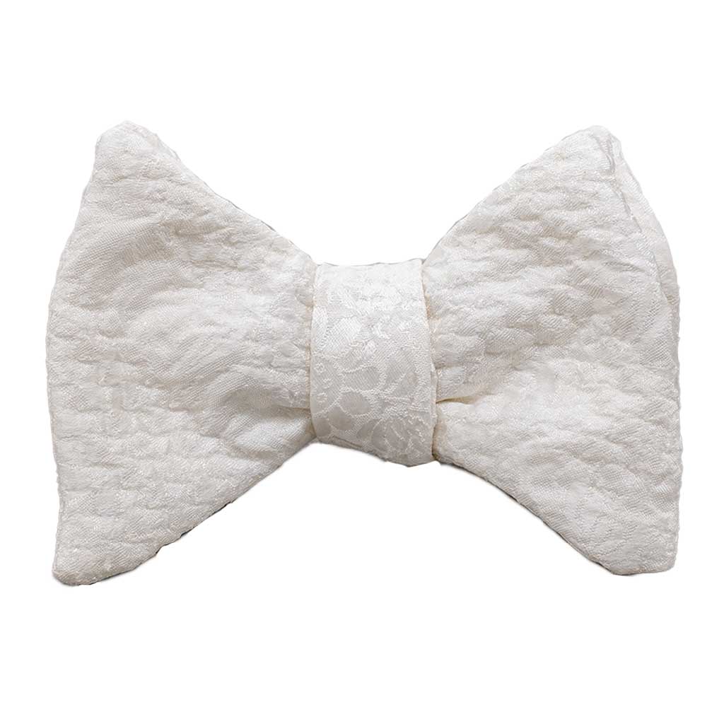 man bow tie selftie white Japanese silk white tie