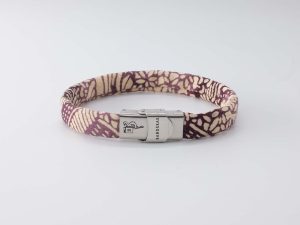 Braccialetto B Band Shibusa realizzato con una esclusiva seta giapponese avorio paesaggio con fiume e canneto viola