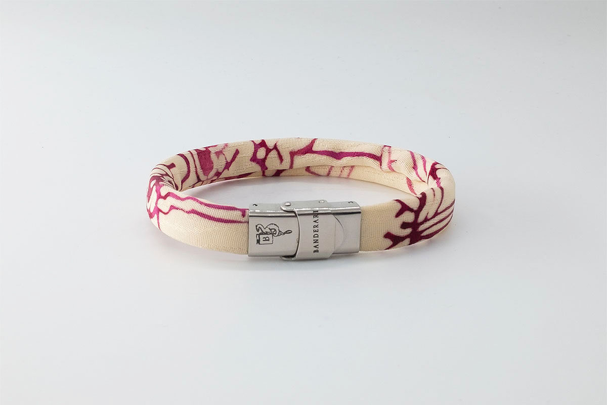 Braccialetto B Band Shibusa realizzato con una esclusiva seta giapponese bianco avorio paesaggio rosso bordeaux fucsia