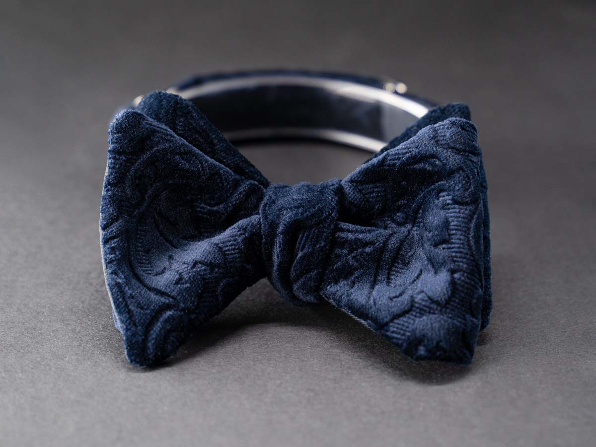 Men's bow tie self-tie in Scabal floral blue velvet