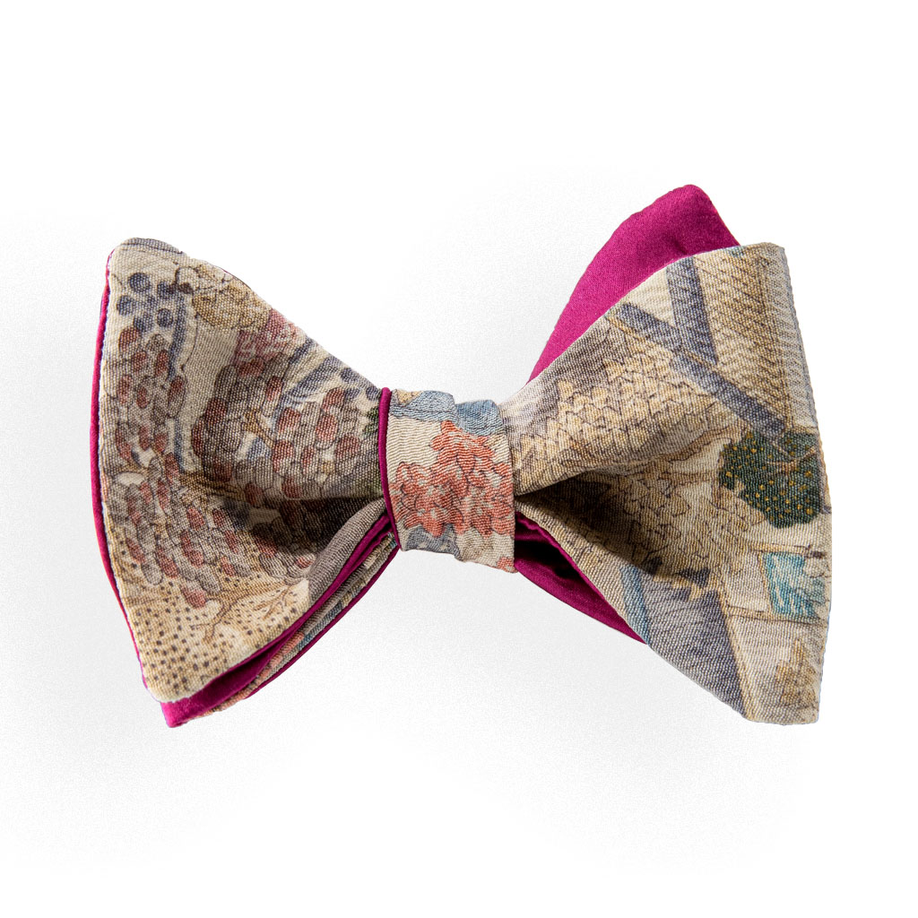 bow tie selfite with Japanese pattern made from vintage kimono. bow tie selftie with pattern inspired by Japanese themes
