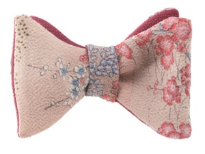 Papillon uomo floreale rosa sartoriale da annodare in seta giapponese ricavata da un kimono vintage. Farfallino sposo da cerimonia originale