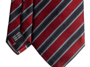 Cravatta regimental rosso blu e bianco in seta jacquard tre pieghe realizzata a mano in Italia. Cravatta a strisce 3 pieghe
