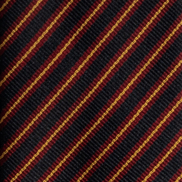 Cravatta regimental blu rosso e giallo in seta jacquard tre pieghe realizzata a mano in Italia. Cravatta a strisce 3 pieghe
