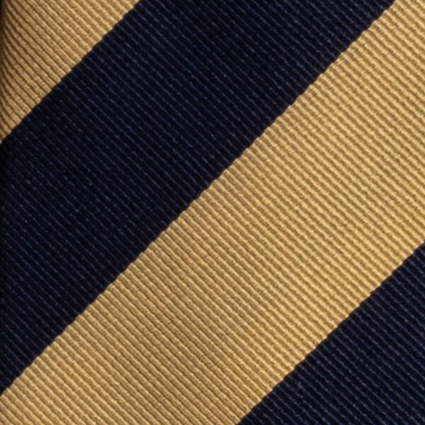 Cravatta regimental blu e oro in twill di seta sette pieghe realizzata a mano in Italia. Cravatta a righe blu e oro sette pieghe stile dandy 7 pieghe.