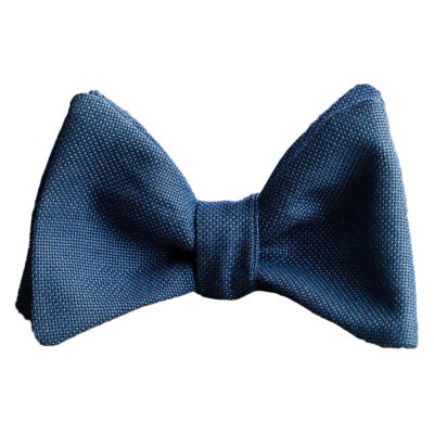 Papillon uomo Casanova Light Blue con diamanti di lusso da annodare con un esclusivo tessuto Scabal. Farfallino uomo da annodare blu scuro da cerimonia