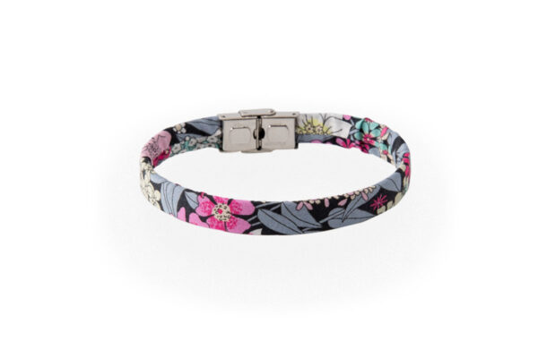 Braccialetto fucsia nero in cotone Liberty London Tana Lawn. Bracciale unisex dalla fantasia floreale colorata e vivace. Bracciale idea regalo per lui o lei