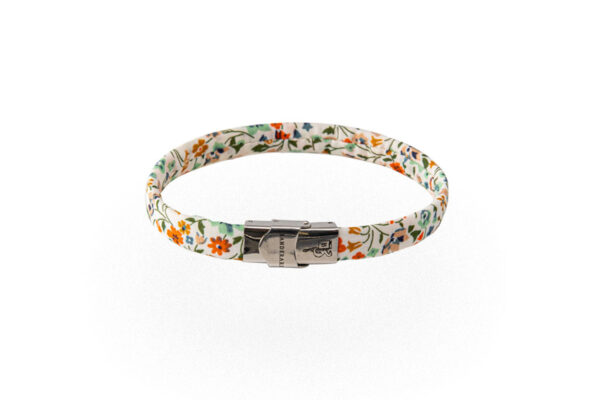 Braccialetto floreale bianco arancione verde in cotone Liberty London Tana Lawn. Bracciali unisex disponibili in una vasta gamma di colori e fantasie.