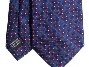 Cravatta fantasia geometrica blu rossa in seta jacquard tre pieghe realizzata a mano in Italia. Cravatta geometrica 3 pieghe di alta qualità.