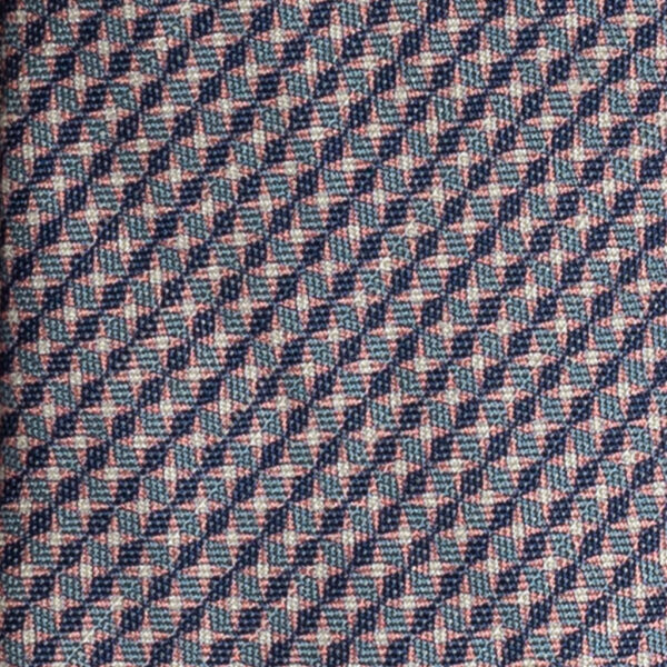 Cravatta fantasia geometrica rosa grigio in seta jacquard tre pieghe realizzata a mano in Italia. Cravatta geometrica 3 pieghe di alta qualità