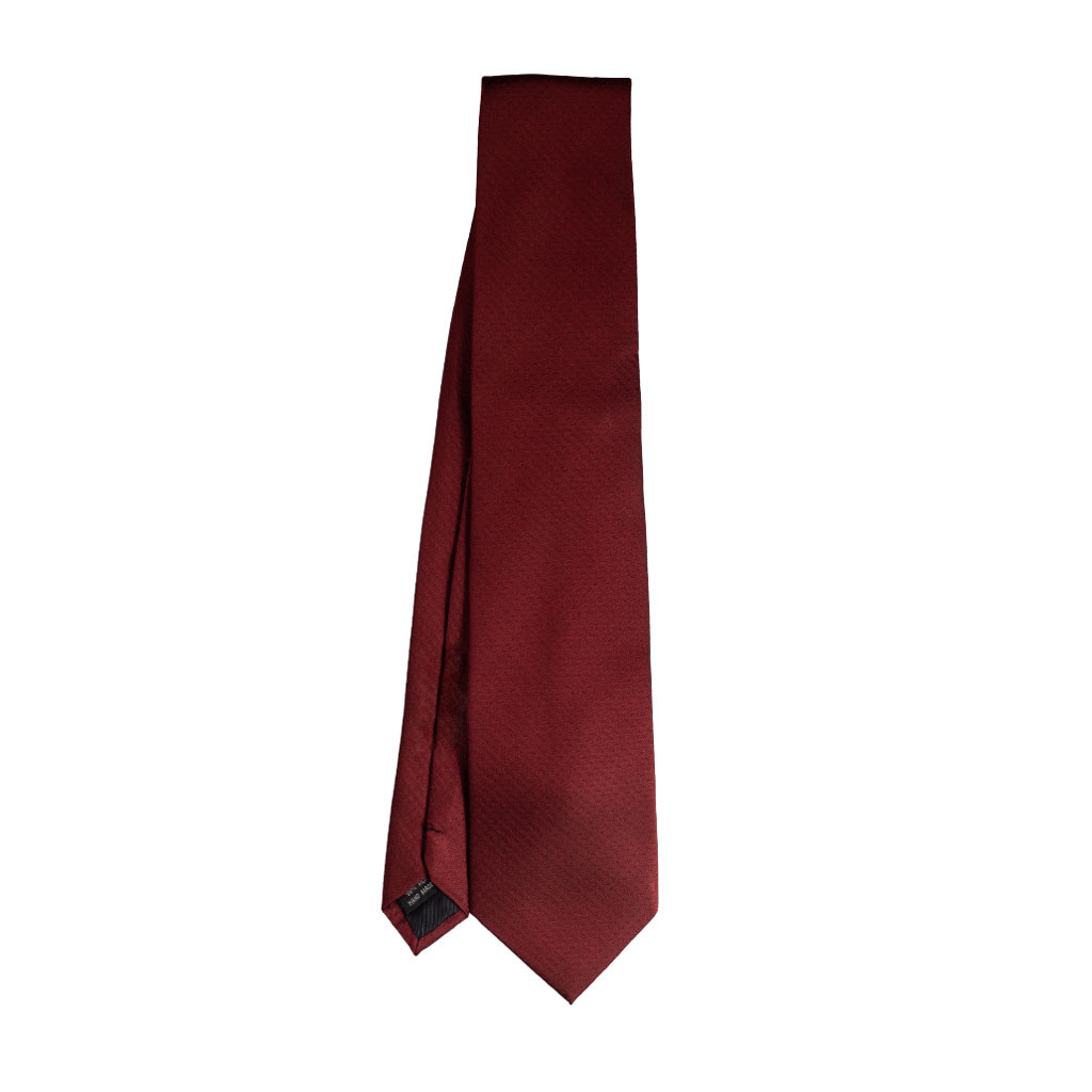 Cravatta finto unito rosso bordeaux in seta jacquard tre pieghe realizzata a mano in Italia. Cravatta geometrica 3 pieghe di alta qualità sartoriale