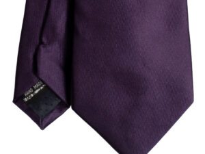 Cravatta unito viola in twill di seta tre pieghe realizzata a mano in Italia. Cravatta unito viola 3 pieghe di alta qualità sartoriale.