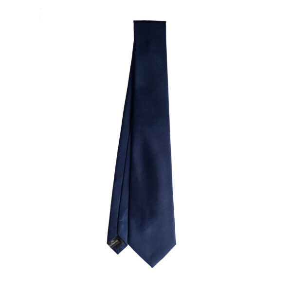 Cravatta unito blu in twill di seta tre pieghe realizzata a mano in Italia. Cravatta unito  blu 3 pieghe di alta qualità sartoriale.