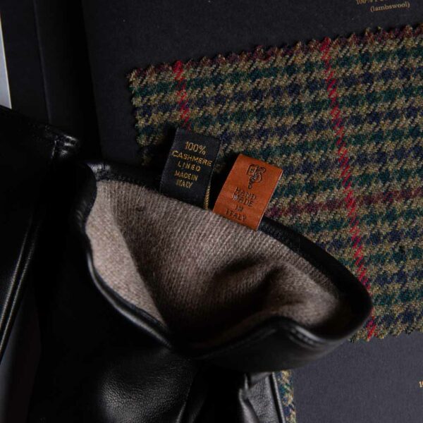 Eleganti guanti da uomo in pelle di agnello nero e dorso in tessuto shetland inglese Abraham Moon verde check rosso blu marrone foderati in puro cashmere