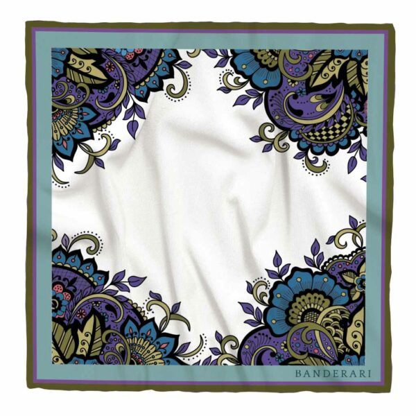 Elegante fazzoletto da taschino in seta bianca orlata a mano dalla fantasia paisley blu viola verde. Pochette da giacca colorata e versatile