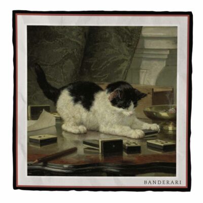 Fazzoletto da taschino Il gatto al gioco. Elegante fazzoletto da taschino in seta orlata a mano raffigurante l'opera d'arte di Henriette Ronner-Knip