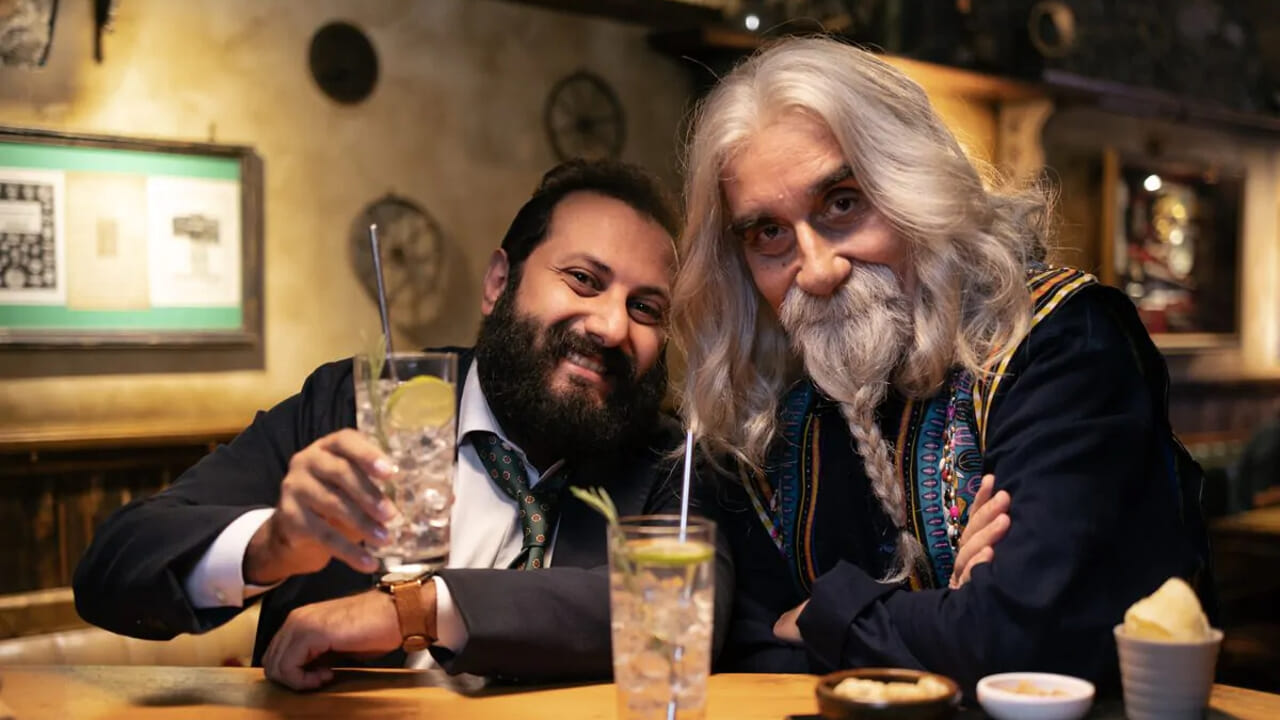 Fabio Balsamo con la cravatta Banderari e Beppe Vessicchio in Pesci Piccoli 2